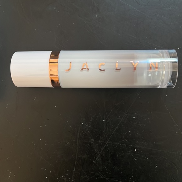Jaclyn Cosmetic Blurring Tint Serum - Picture 4 of 6